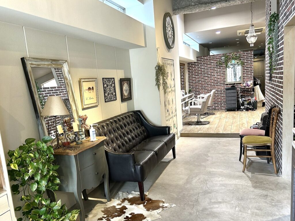 ヘアーデザイン シュシュ バイヨネの店内写真