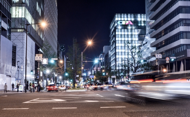ビル街の夜景の写真