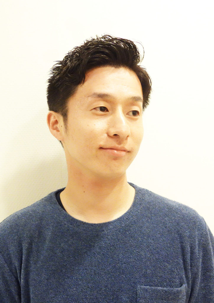 ビジネスショートの男性の写真