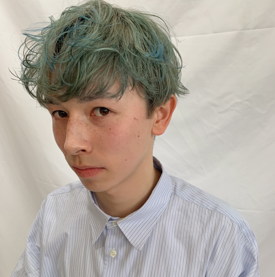 カラーにこだわったヘアスタイル写真