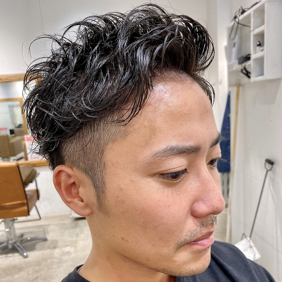 トップのボリューム感がアクセントのツーブロック