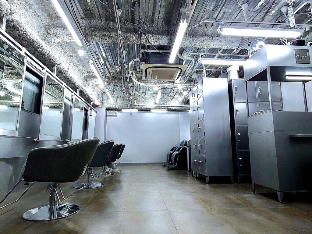 7inchのかっこいい店内の写真