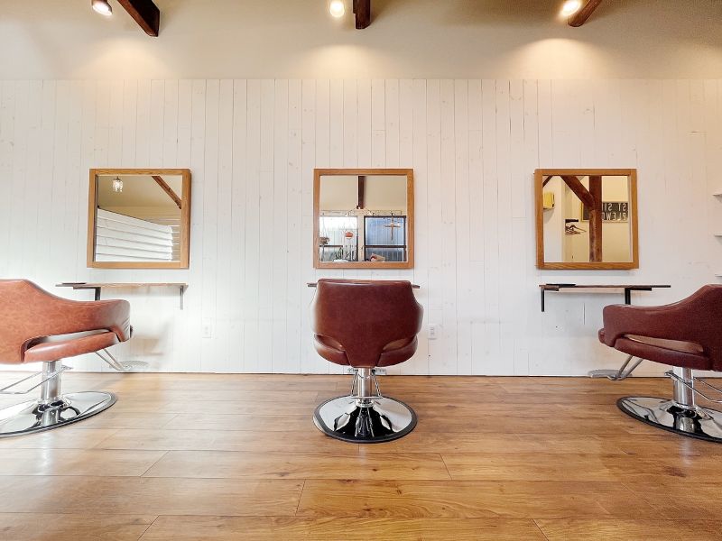 ブルーのエントランスの写真