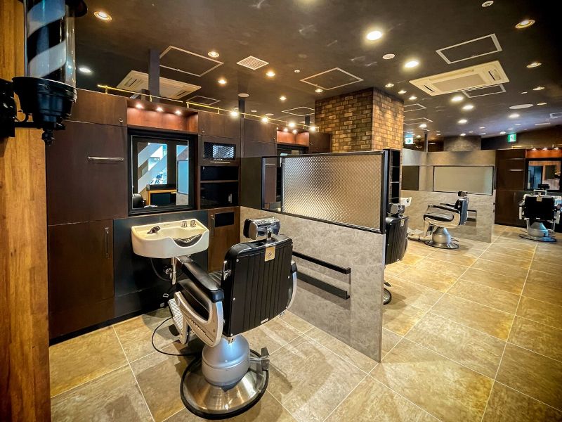 BEET BARBERSHOP 大阪駅前第3ビル店の店内の写真