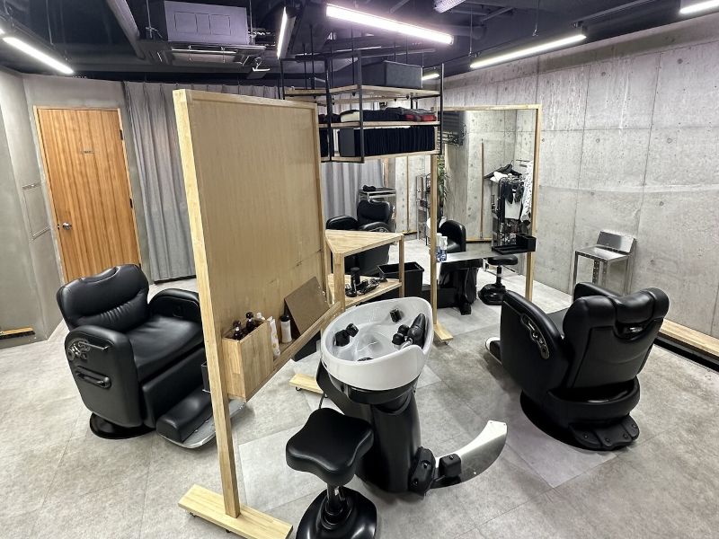 likes.(ライクス)の隣が気にならない設計の店内