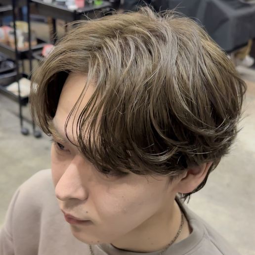 ミヤビのセンターパートスタイルの写真
