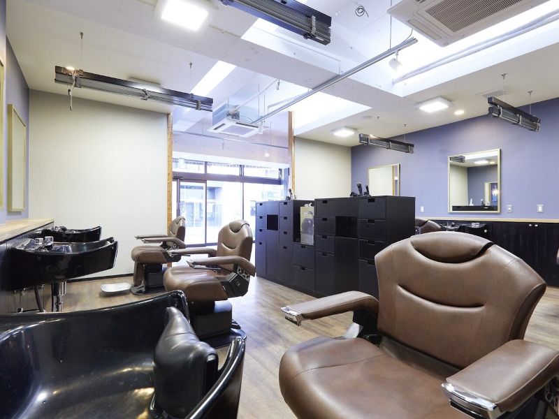 ROBERTS 立川の店内