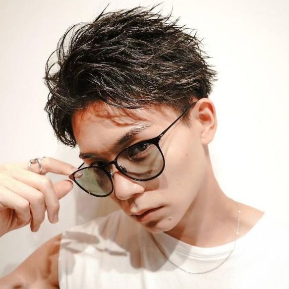 MEN'S HAIR BLEACHi 江俣店のメンズスパイキーショートスタイル
